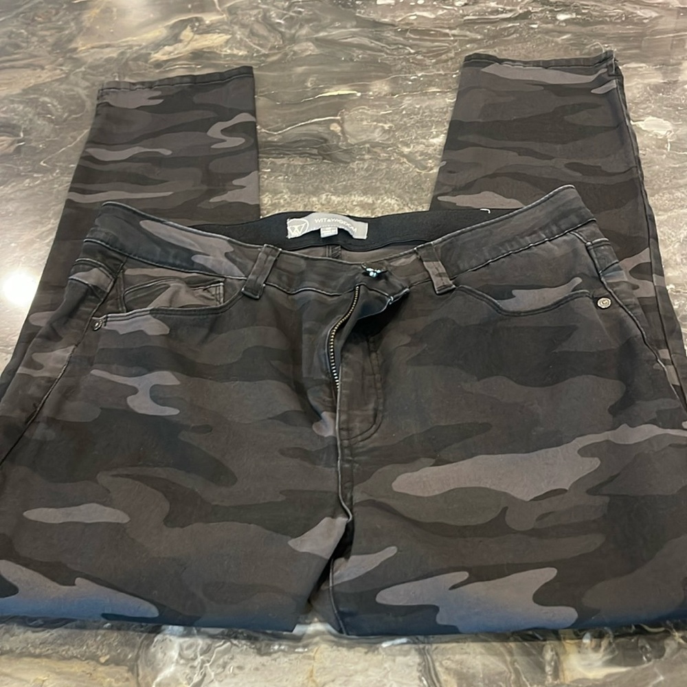 Wit + Wisdom Black Camo Pants 10